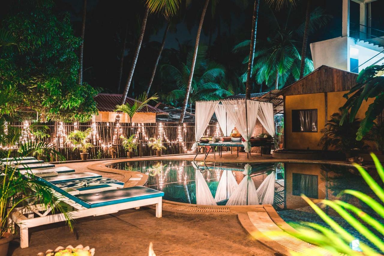 Devarya Wellness Beach Resort Morjim Exterior foto
