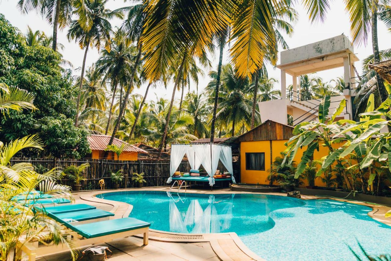 Devarya Wellness Beach Resort Morjim Exterior foto