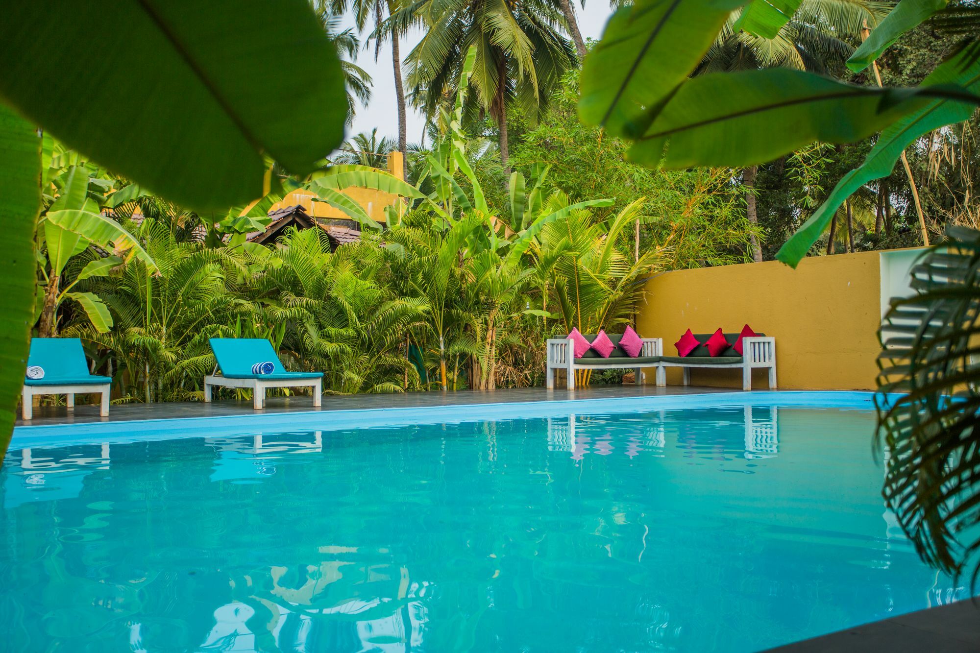 Devarya Wellness Beach Resort Morjim Exterior foto