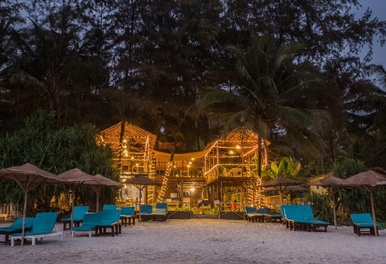 Devarya Wellness Beach Resort Morjim Exterior foto
